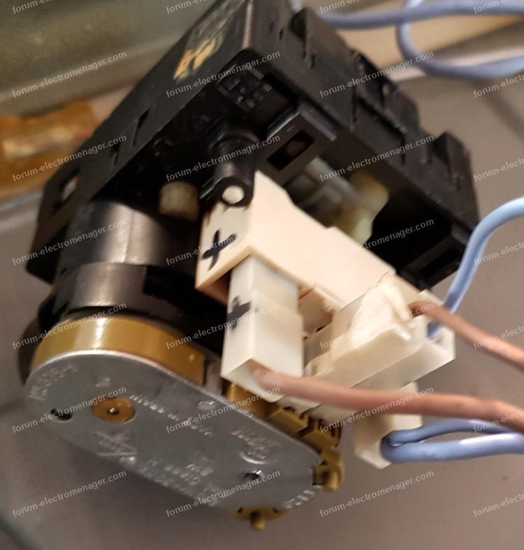 horloge programmateur four Ariston