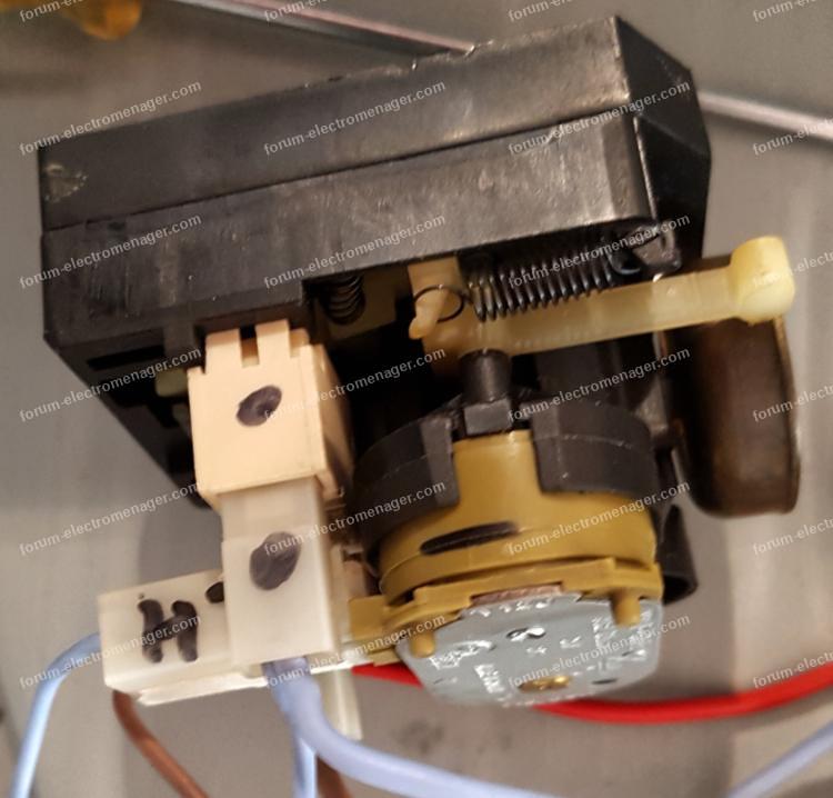 horloge programmateur four Ariston