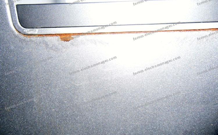 Rouille sur porte de frigo américain Beko